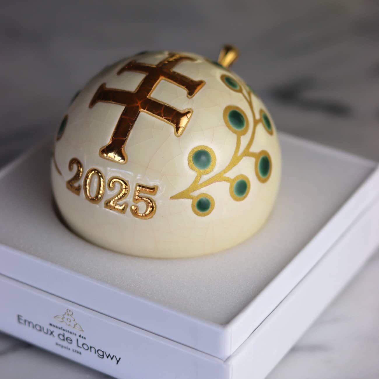 Boule de Noël Croix de Lorraine 2025 Vessière X Longwy 5 boule-noel-longwy-2025-croix-de-lorraine-or